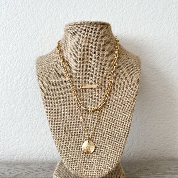 NEW | layered chain necklace with circle pendant - Picture 2 of 3